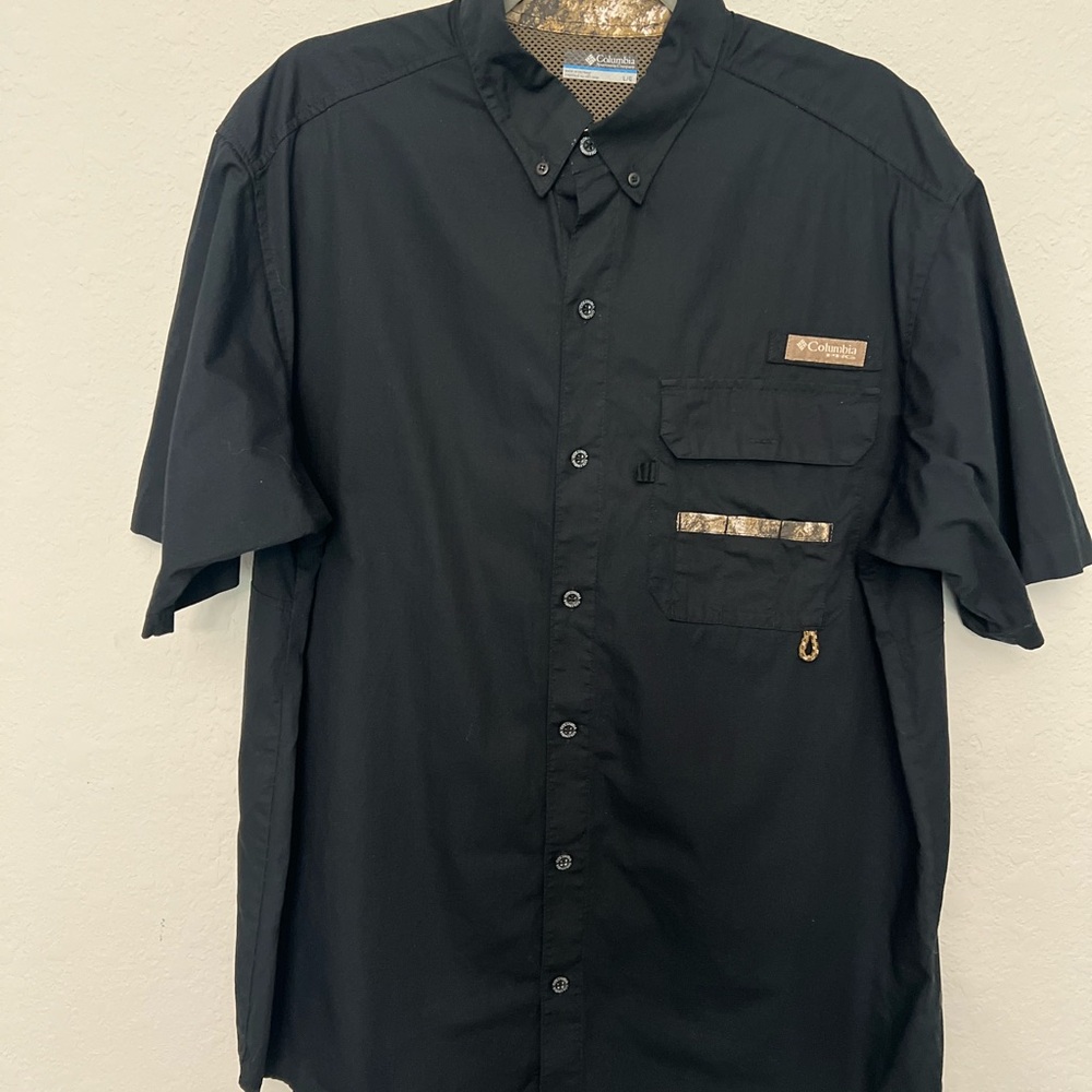 Columbia Men's Black Short Sleeve Button Down Shirt